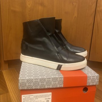 Женские ботинки