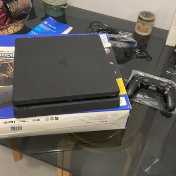 Sony playStation 4 slim