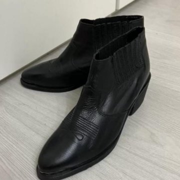 Казаки Stradivarius 38