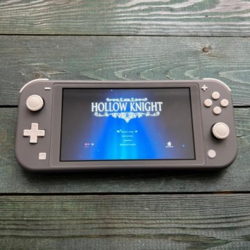 Nintendo Switch Lite + много игр