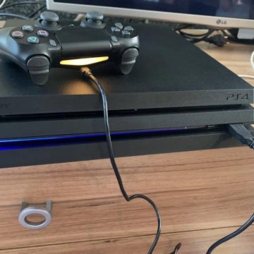 Игровая приставка Sony PS4pro на 1tb