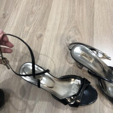 Босоножки женские