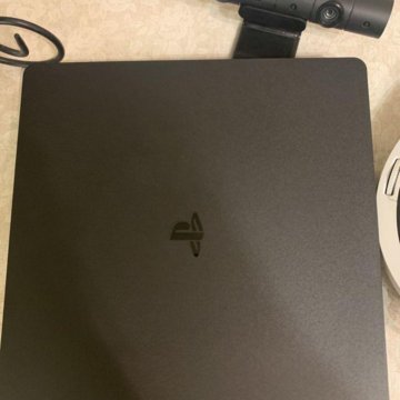 PlayStation 4 slim 1tb