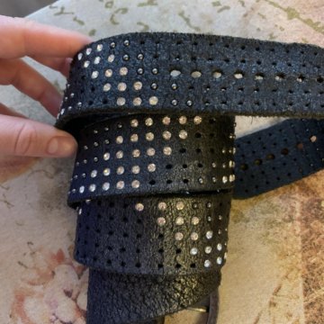 Кожаный ремень в стразах River Island