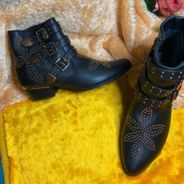 Полуботинки новые 37-38 размер с клепками золотыми