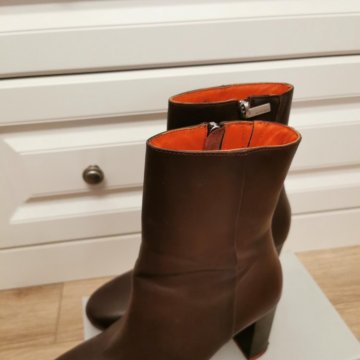 Ботинки женские кожаные Benetton