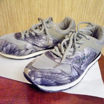 Кроссовки женские текстильные