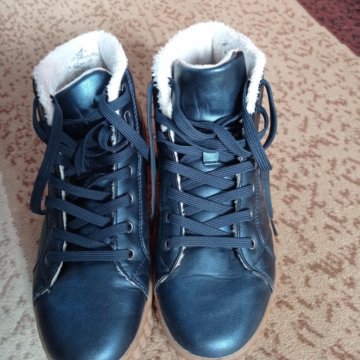 Ботинки - кроссовки утеплённые