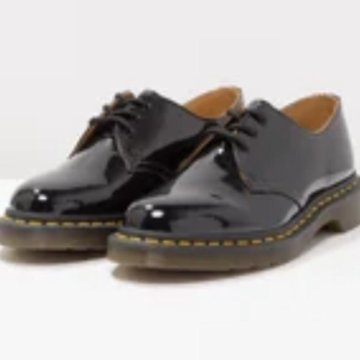 Лаковые полуботинки Dr Martens на шнуровке