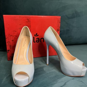 Туфли лаковые голубые