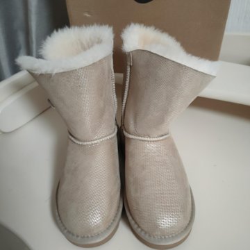 Ugg новые натуральные 36