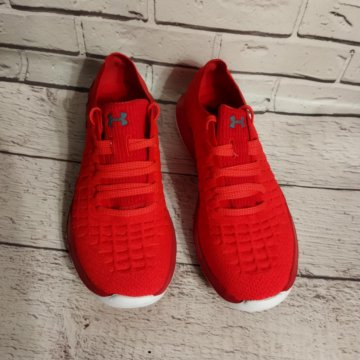 Кроссовки женские р-р 40