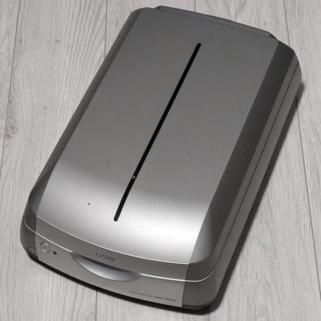 Слайд-сканер Epson Perfection 4990 Photo с рамками
