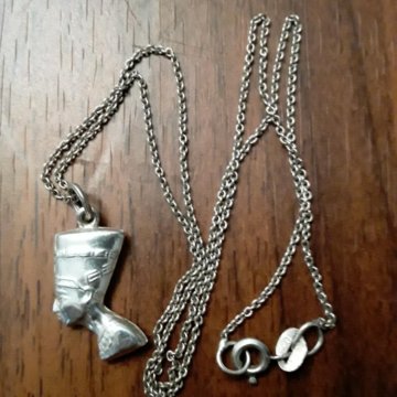 Серебряная цепочка с подвеской
