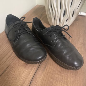 Ботинки женские кожаные на резиновой подошве