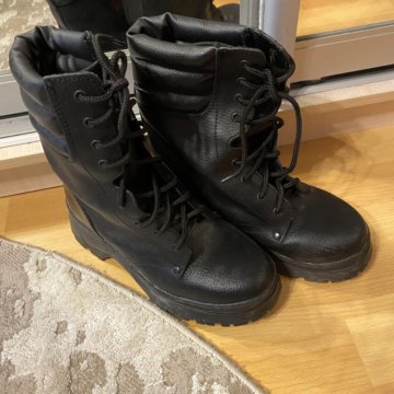 Продам две пары берц одни зима и осень