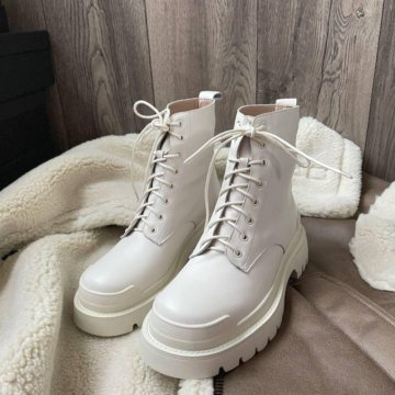 Ботинки кожаные молочный цвет
