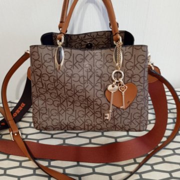 Новая сумка с биркой