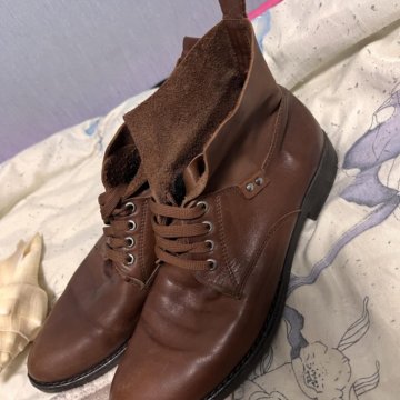 Женские кожаные ботинки