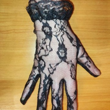 Кружевные перчатки