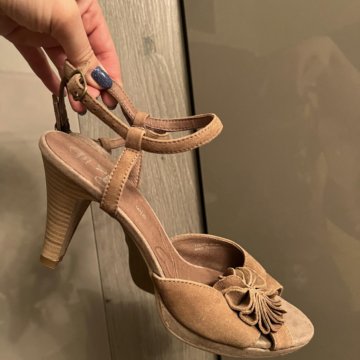 Новые босоножки Caprice