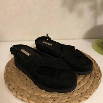 Сандали замшевые черные ZARA 38