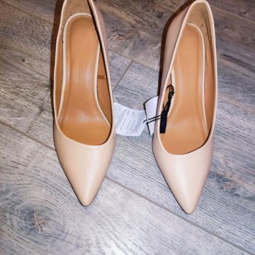 Туфли новые р. 36-37(23,5см) цвет бежевый с этикет