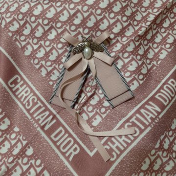 Новый платок в стиле Диор