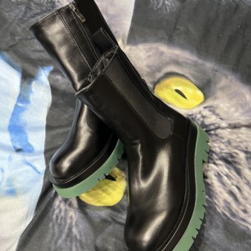 Новые зимние ботинки под челси 38р