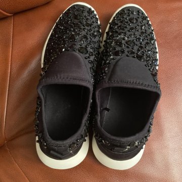 Кроссовки женские