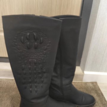Женские сапоги