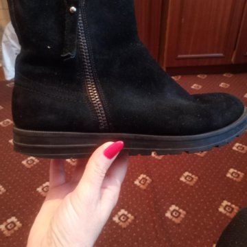 Женские зимние ботинки