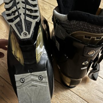 Ботинки лыжные