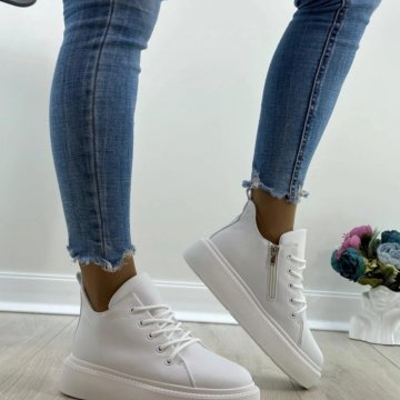 Кроссовки демисезонные