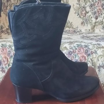 Зимние женские замшевые сапоги с натуральным мехом