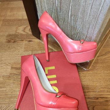 Женские туфли