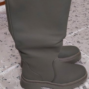 женские зимние сапогт