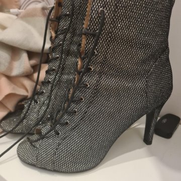 Туфли high heels