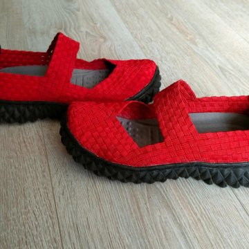 Клевые и нестандартные плетеные слипоны 38-39