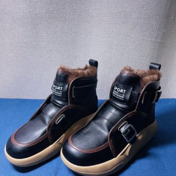 Зимние женские кожаные стильные ботинки