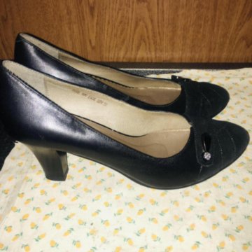 Туфли чёрные 38 размер