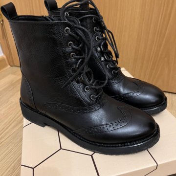 Ботинки новые размер 37