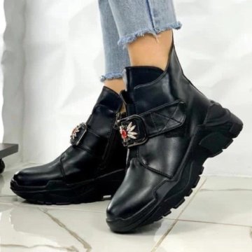 Утеплённые ботинки новые