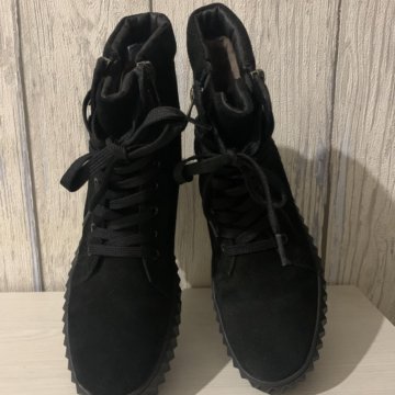 Зимние ботинки бренда Baden