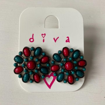 Серьги-цветы из зеленых и красных полубусин «Diva»