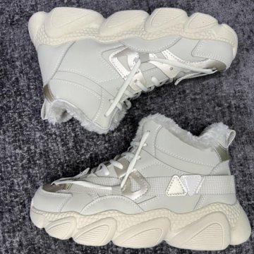 Кроссовки зимние