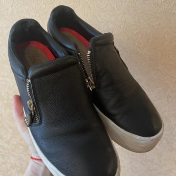 Слипоны натуральная кожа.