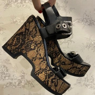 Босоножки Zara