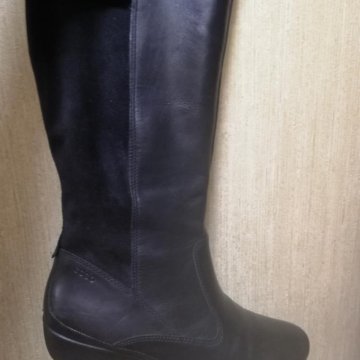 Натуральные сапожки фирмы ECCO весна - осень 39 р.