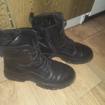 Новые зимние ботинки